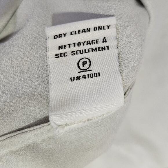 Diane Von Furstenberg Syrah Silk Blouse Size 4DVF Floral Rose Print Lined V-Neck - Picture 12 of 12